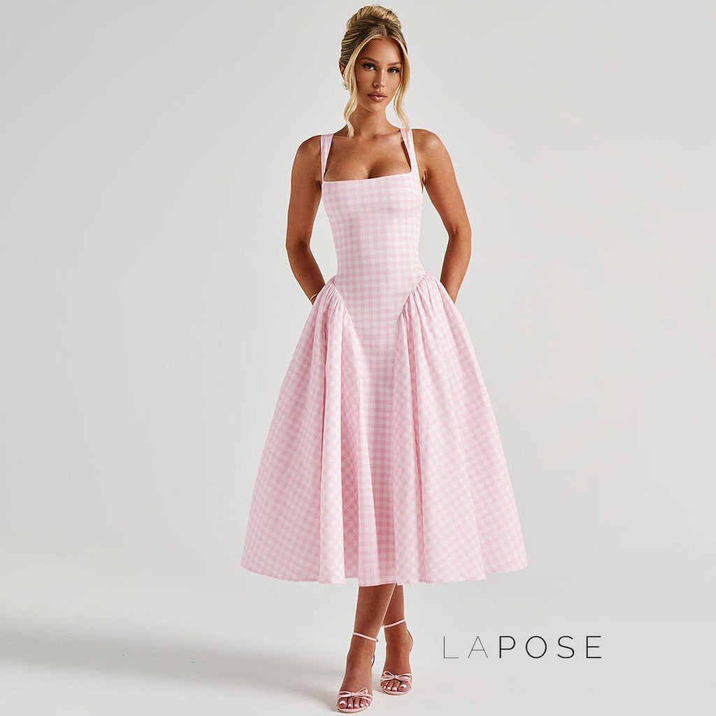 Classic Vintage Dress with a Flattering Fit