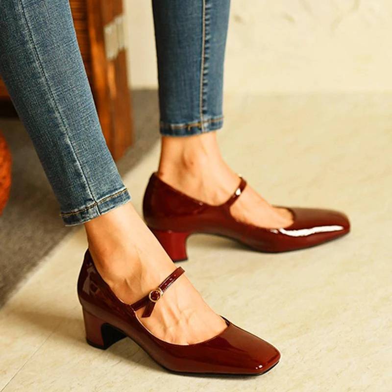 LM | Shoes with shiny block heel