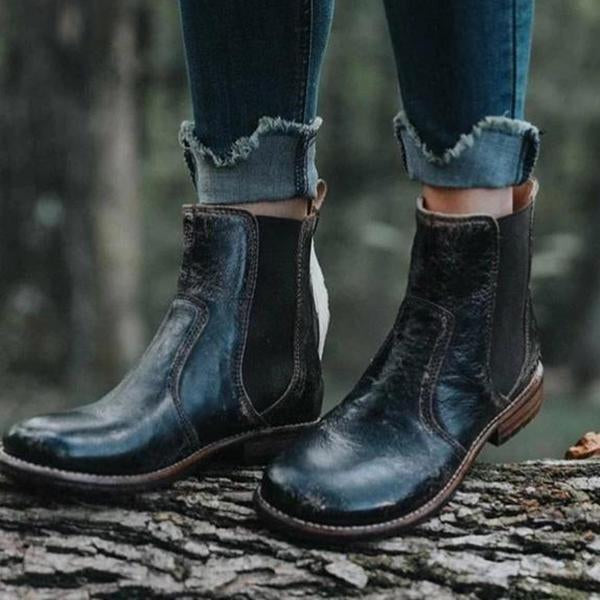 LM | Fashionable supportive orthopaedic shoes