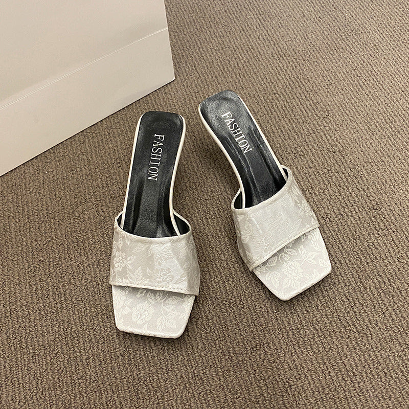 Chic Orthopedic Sandals with Unique Design
