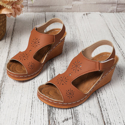 Chic Orthopedic Sandals with Unique Design