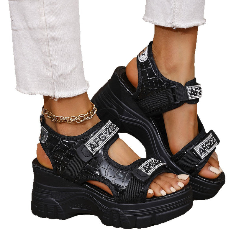 Chic Orthopedic Sandals with Unique Design