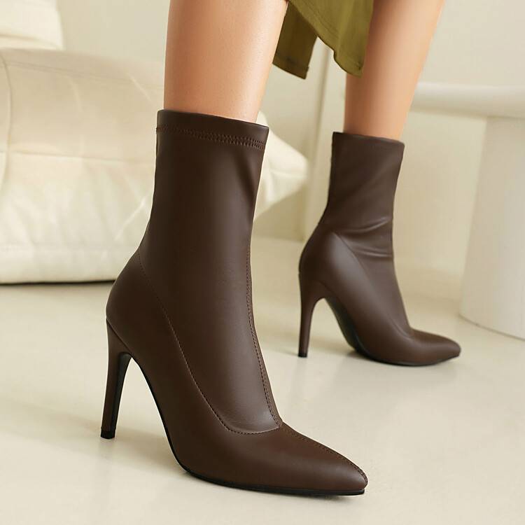 Graceful Orthopedic Boots for Modern Look