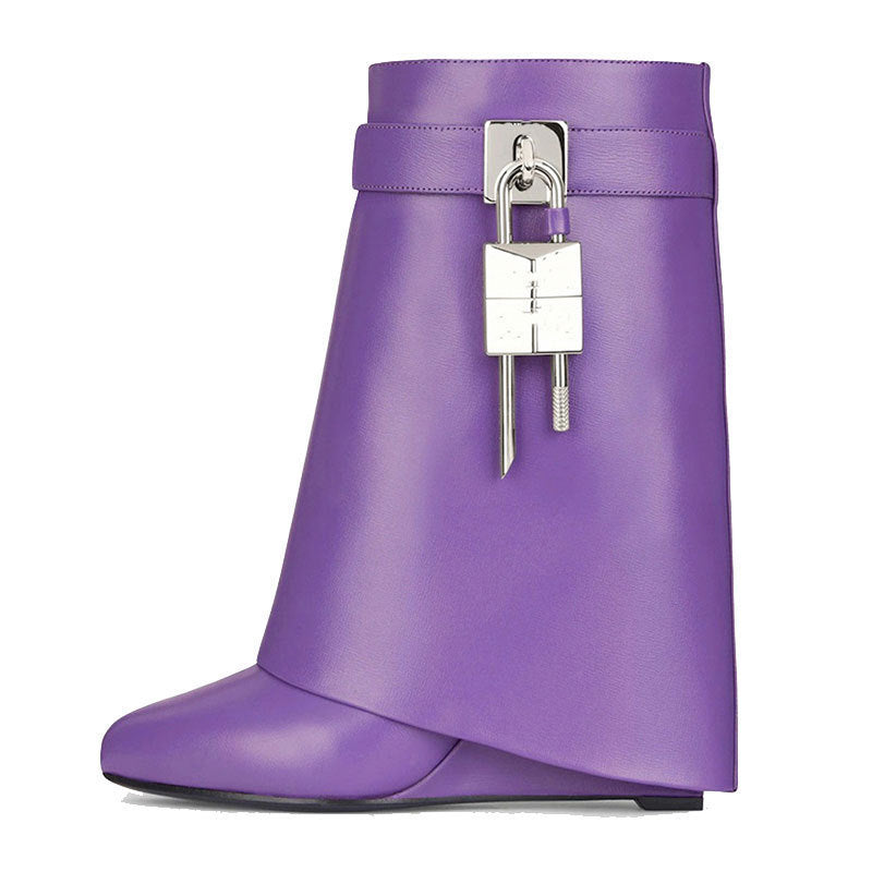 Graceful Orthopedic Boots for Modern Look