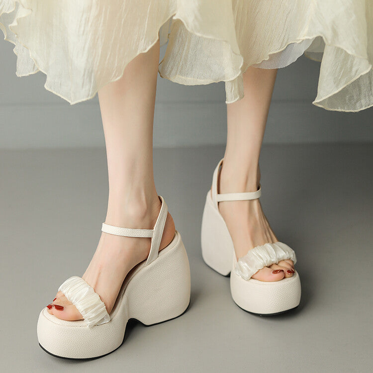 Chic Orthopedic Sandals with Unique Design