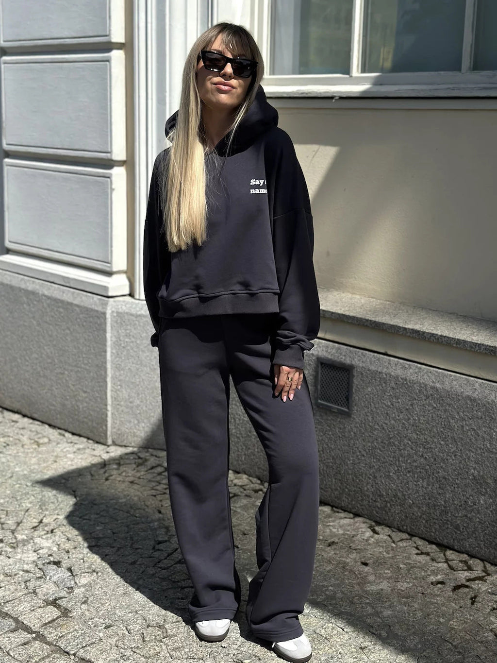 Schwarz