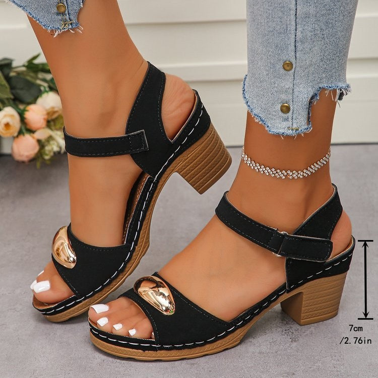 Chic Orthopedic Sandals with Unique Design
