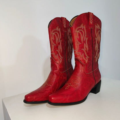 Chic Orthopedic Boots with Unique Design
