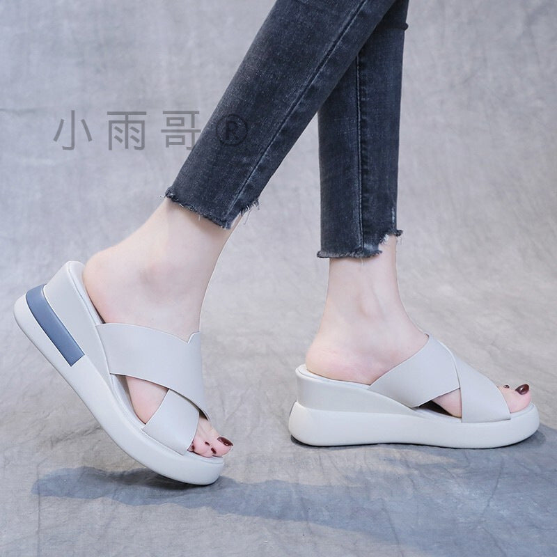 Chic Orthopedic Sandals with Unique Design
