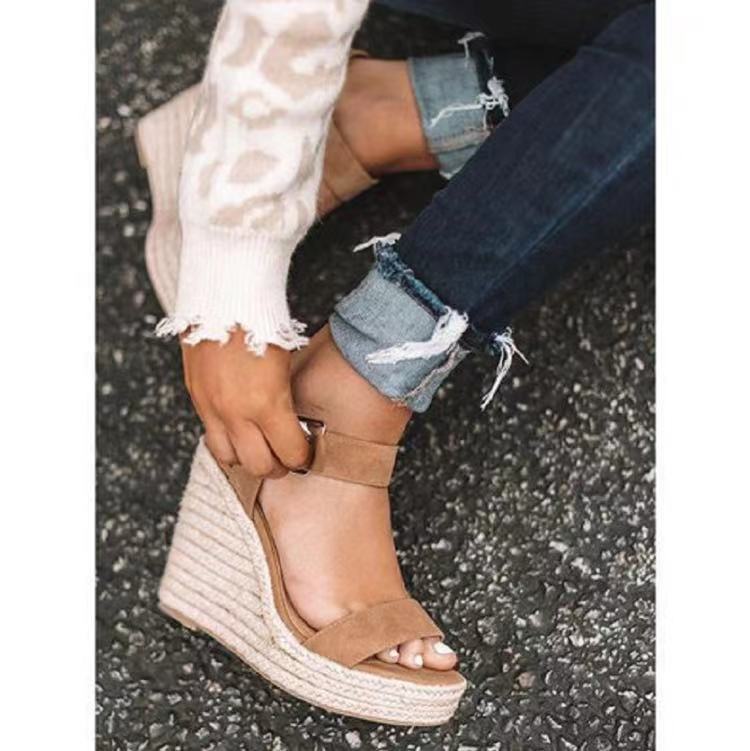 Graceful Orthopedic Sandals for Modern Look