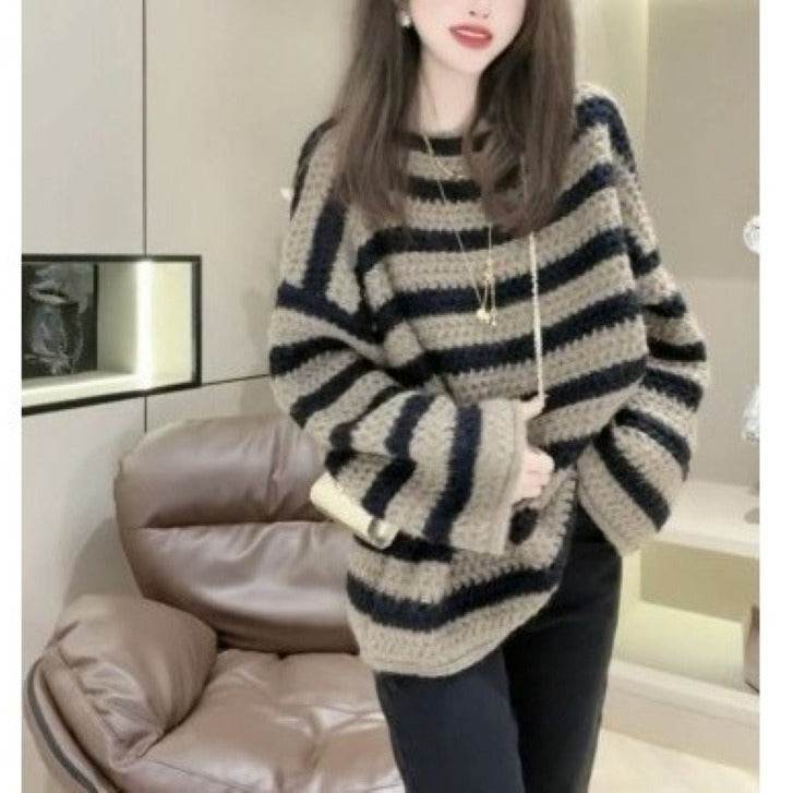 Elegantly Designed Pullover