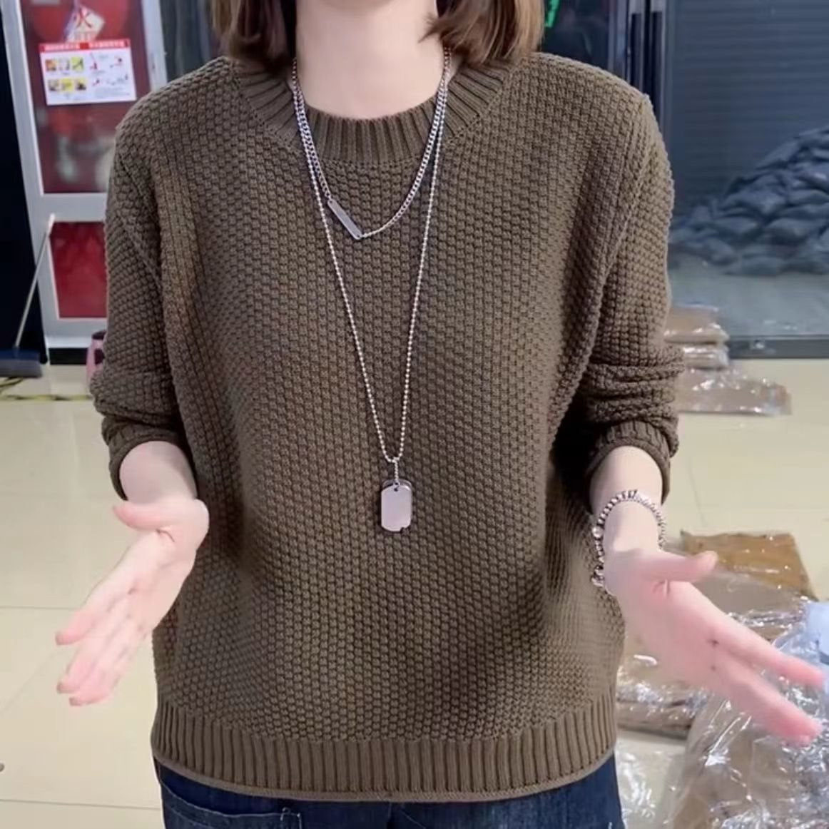 Timeless Vintage Style Pullover
