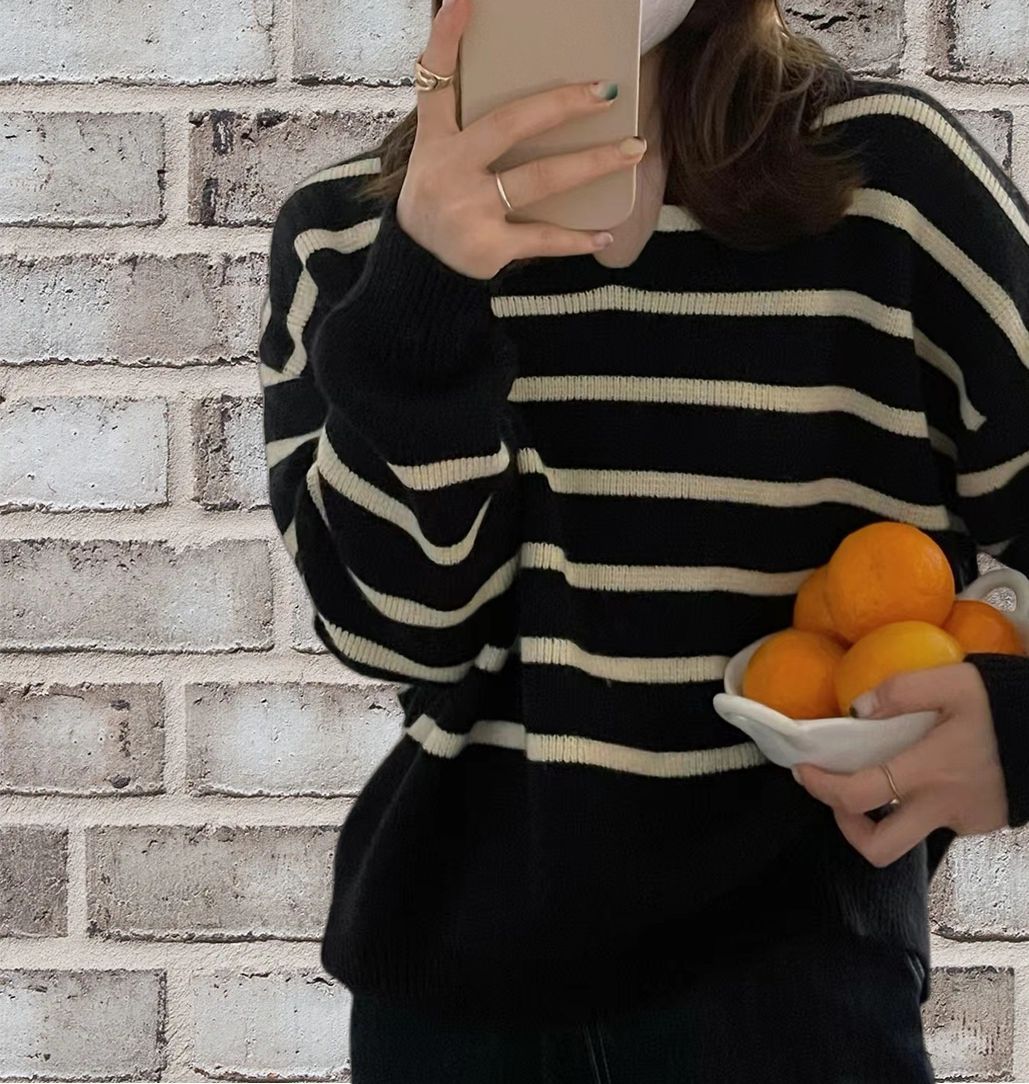 Timeless Vintage Style Pullover