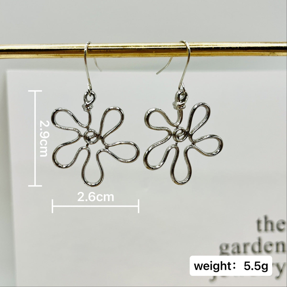 Charming Earring for Any Occasion