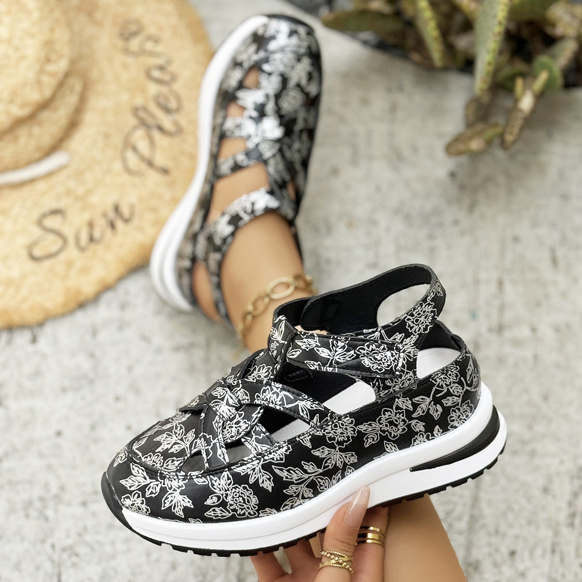 Chic Orthopedic Shoes with Unique Design
