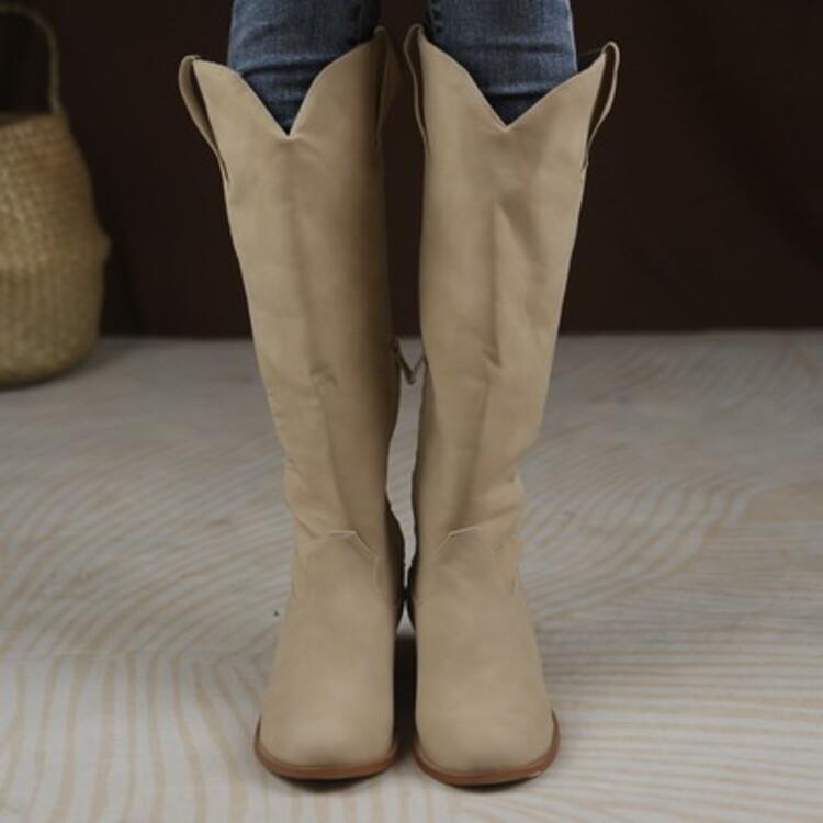 Graceful Orthopedic Boots for Modern Look