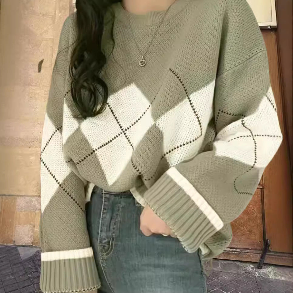 Elegantly Designed Pullover