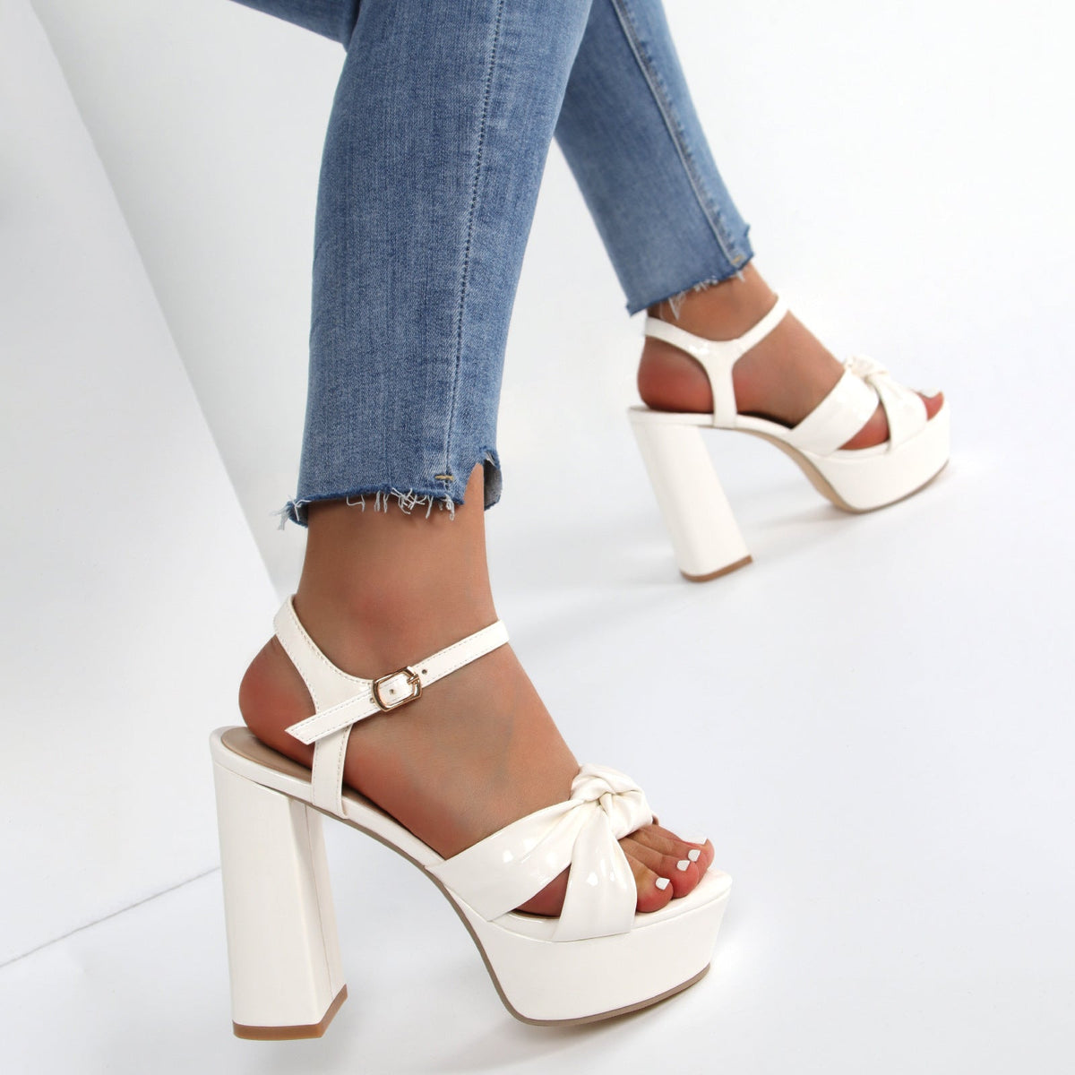 Graceful Orthopedic Sandals for Modern Look