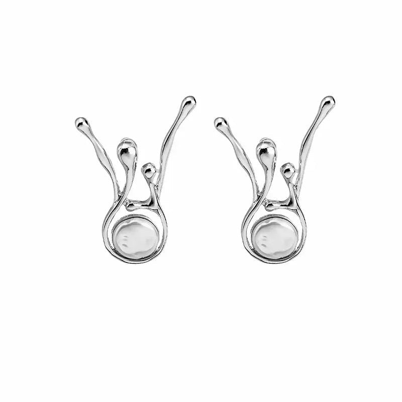 Classic Pearl Earring with Timeless Appeal