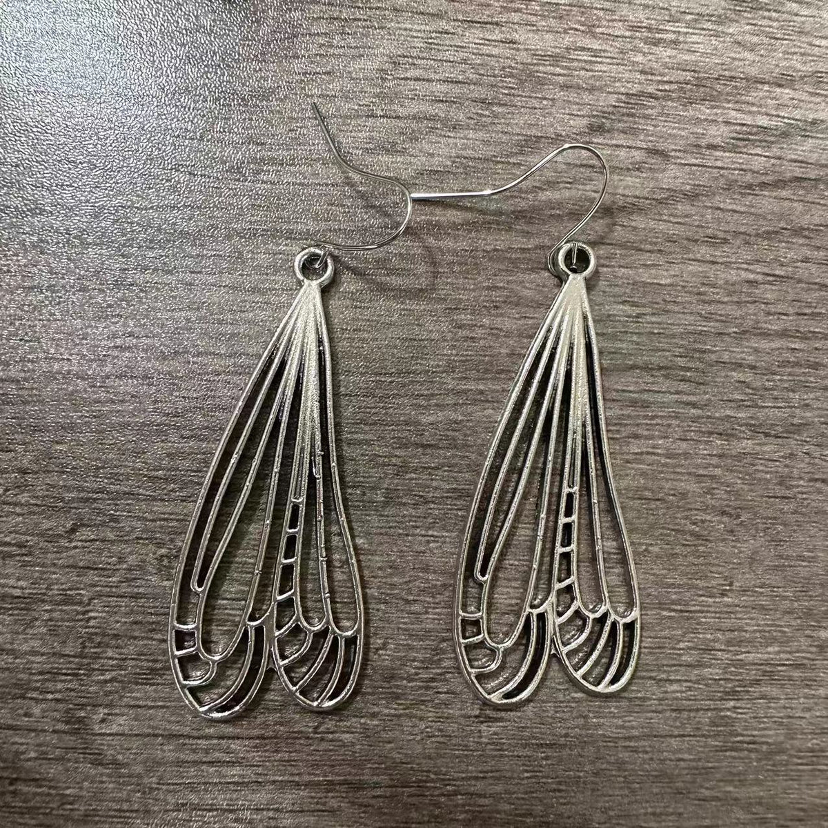 Charming Silver Earring for Any Occasion