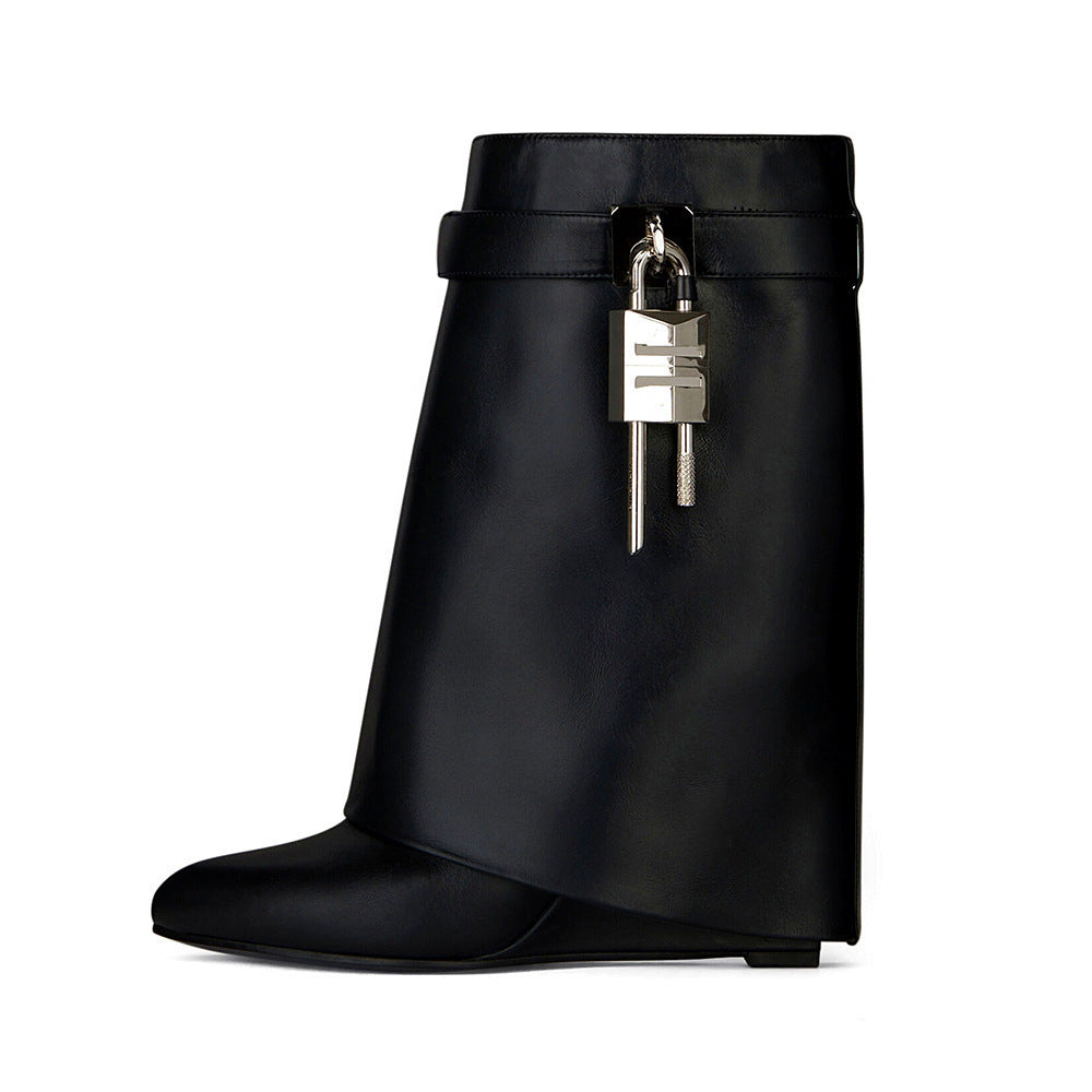 Graceful Orthopedic Boots for Modern Look
