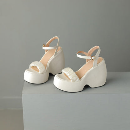 Chic Orthopedic Sandals with Unique Design