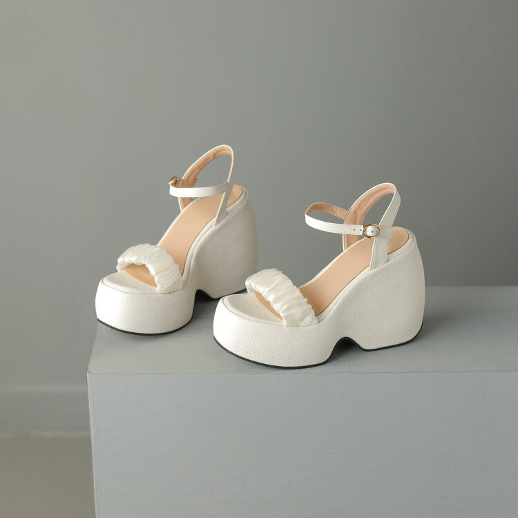 Chic Orthopedic Sandals with Unique Design
