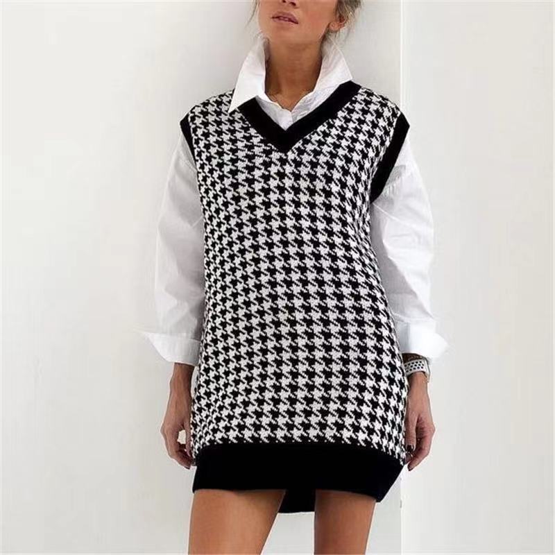 Elegantly Designed Pullover
