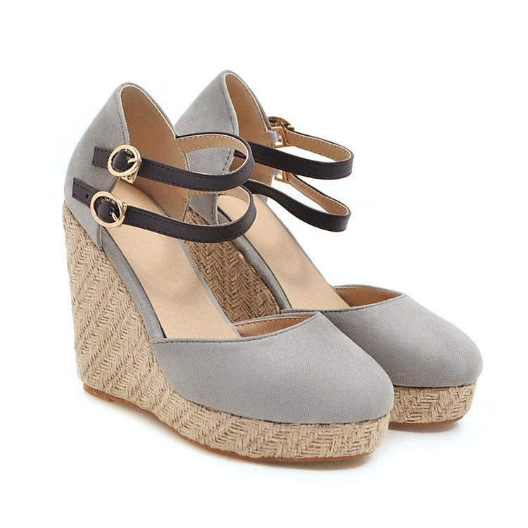Graceful Orthopedic Sandals for Modern Look