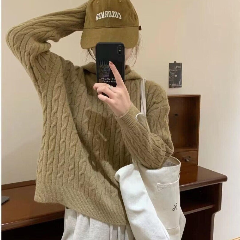 Elegantly Designed Pullover