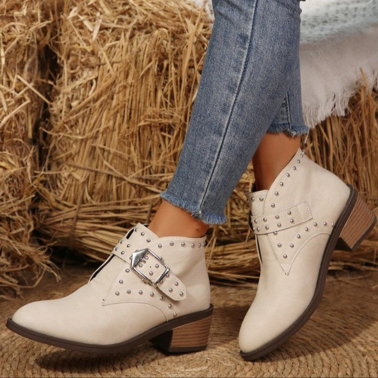 Graceful Orthopedic Boots for Modern Look