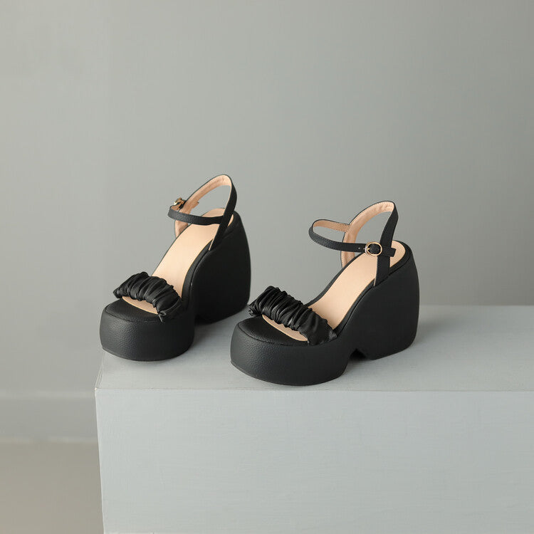 Chic Orthopedic Sandals with Unique Design