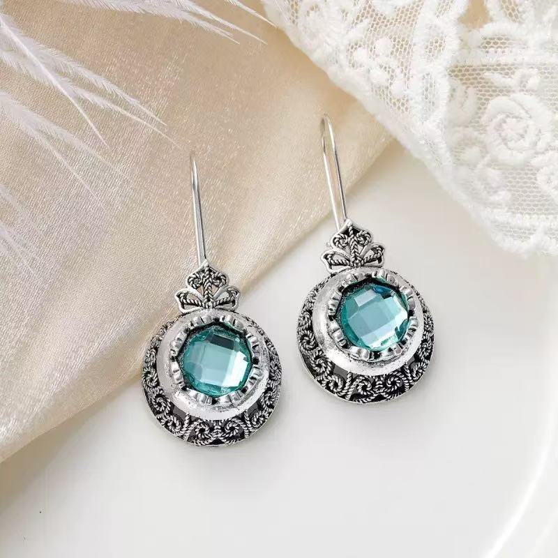 Charming Earring for Any Occasion