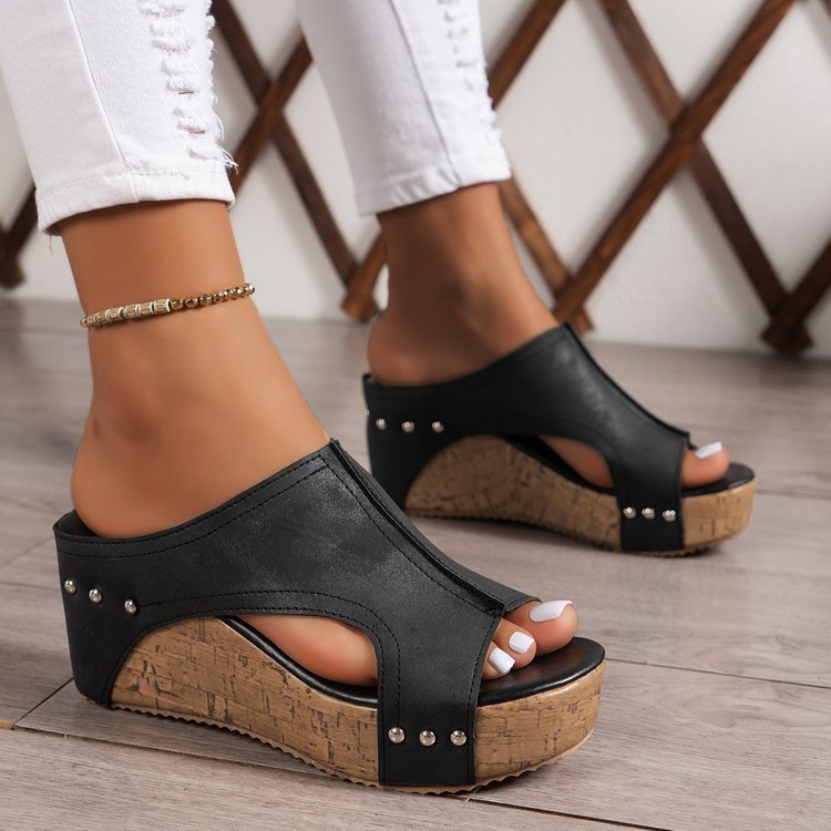 Beautifully Crafted Orthopedic Sandals