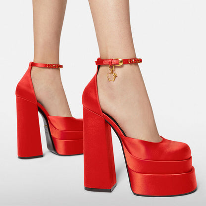 Graceful Orthopedic Sandals for Modern Look