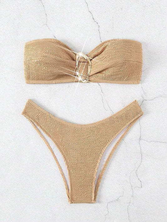 Casually Garment With a Refined Edge