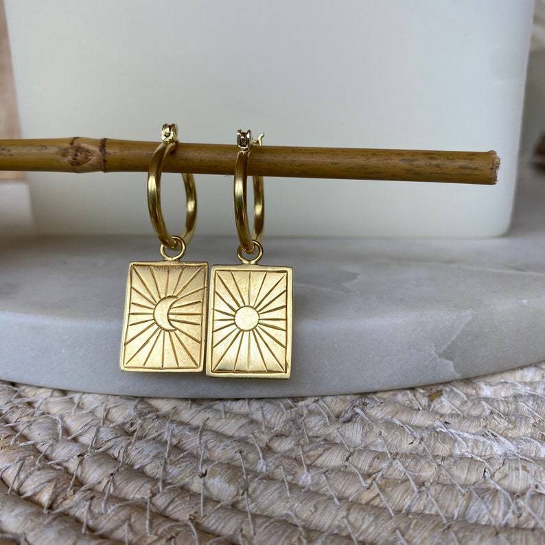 Elegant Gold Earring for Every Occasion