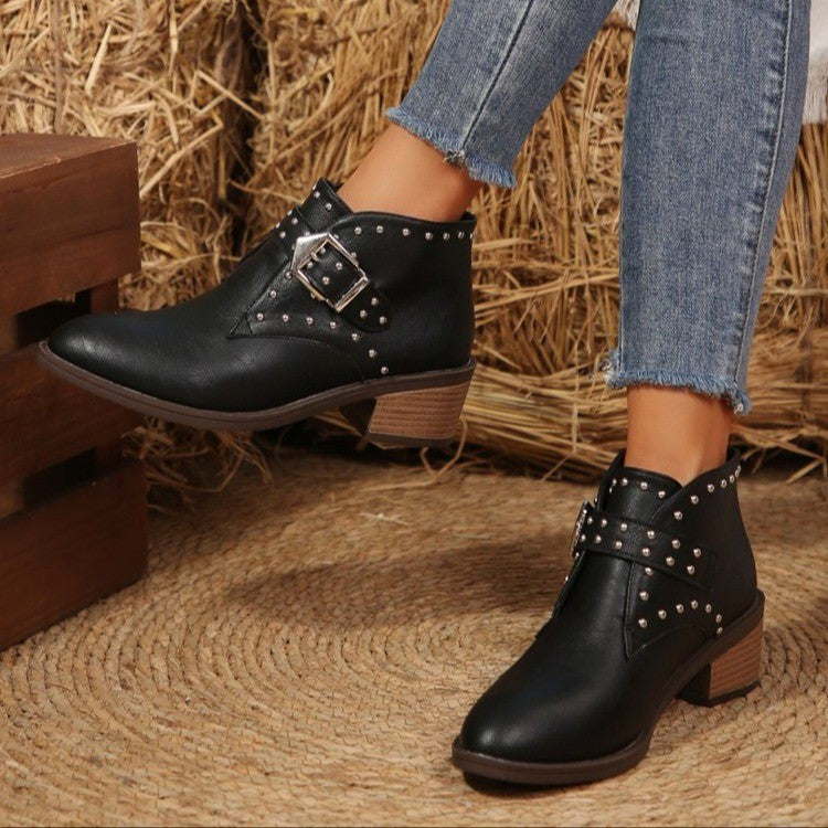 Graceful Orthopedic Boots for Modern Look