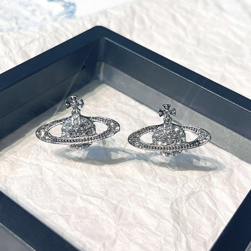 Charming Earring for Any Occasion