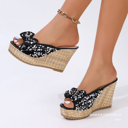 Chic Orthopedic Sandals with Unique Design