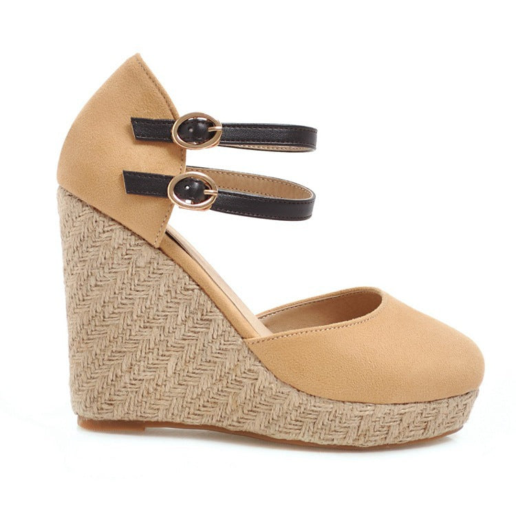 Graceful Orthopedic Sandals for Modern Look