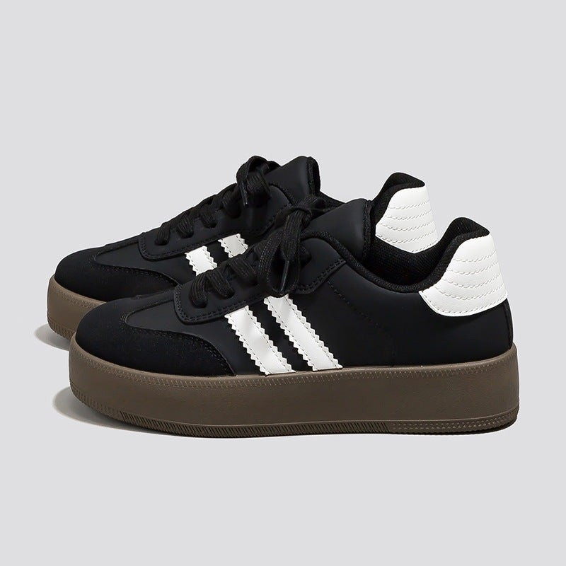 Classic Orthopedic Trainers with Timeless Style