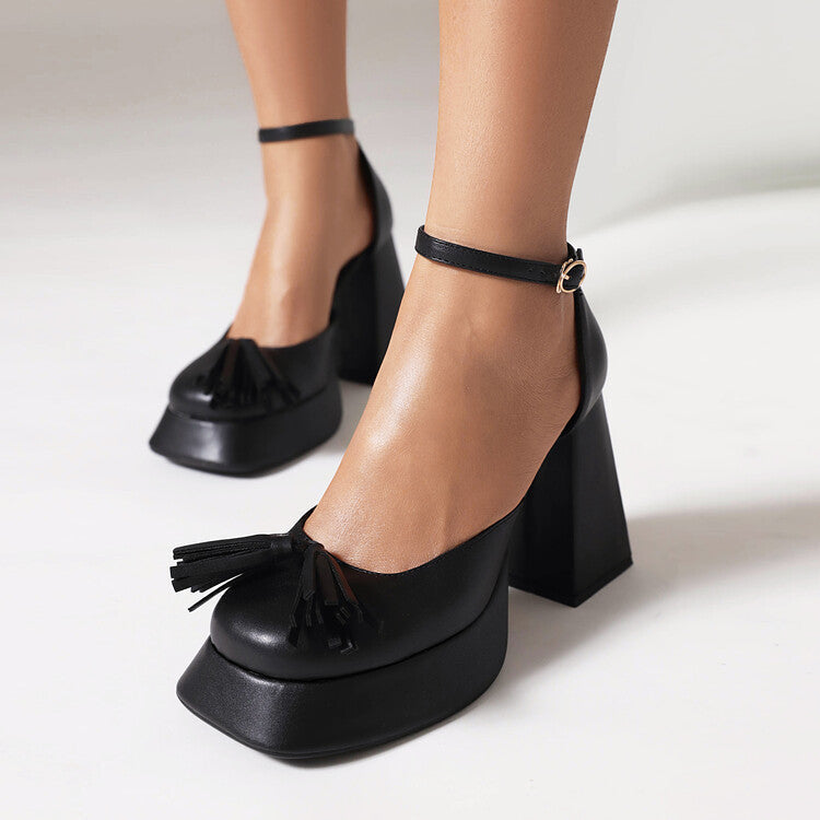 Graceful Orthopedic Sandals for Modern Look
