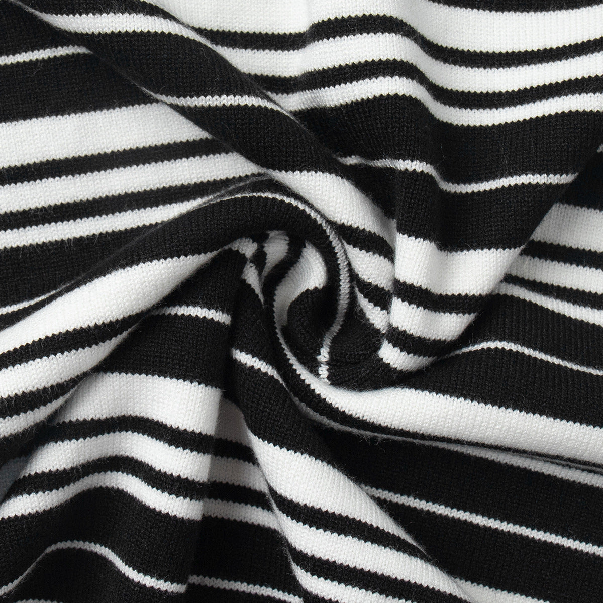 Elegantly Designed Pullover