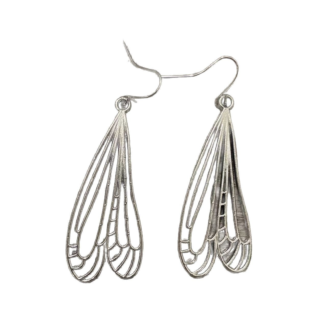 Charming Silver Earring for Any Occasion