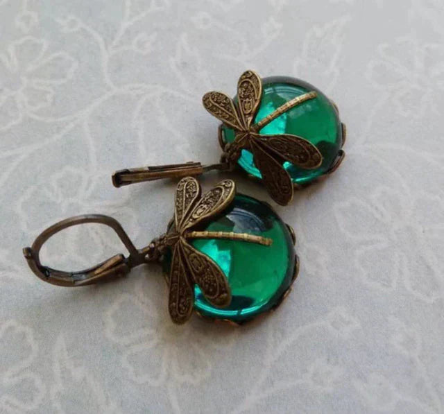 Romantic Gold Earring for Special Moments