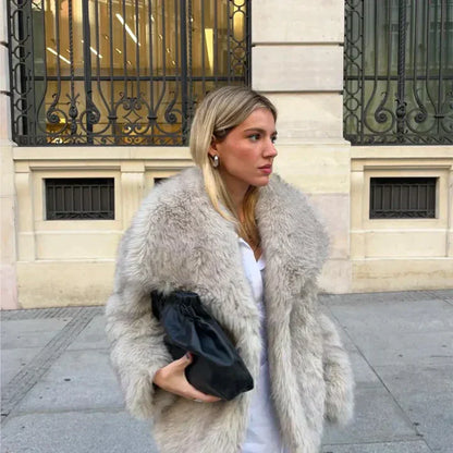 LM | Modern and comfortable winter dress