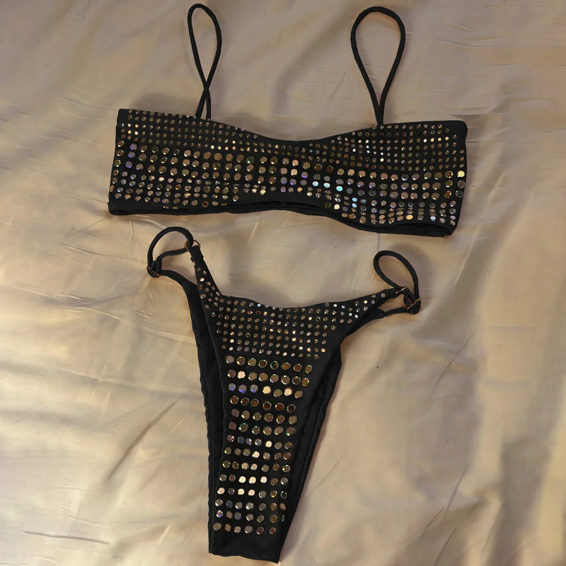 Beautifully Finished Bikini in a Timeless Design
