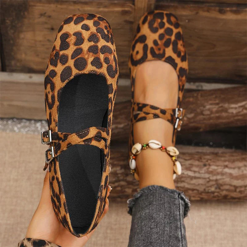 Versatile and Supportive Orthopedic Flats