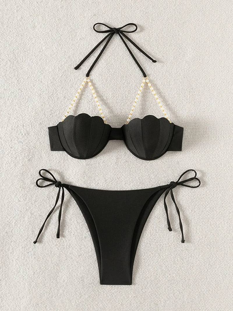 Casually Bikini With a Refined Edge